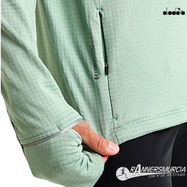ropa-camiseta-ml-diadora-warm-up-winter-protection-hombre-verde-detalle-bolsillo Warm Up Winter Protection - Imagen 4